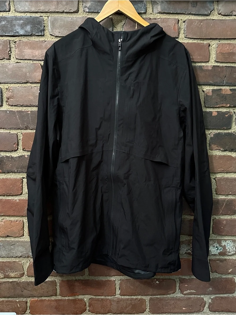 Lululemon Warp Light Jacket Men’s XL Black Waterproof Hooded Rain Shell
